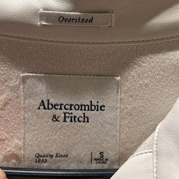 Abercrombie & Fitch Oversized Vegan Leather Jacket/Shirt - Picture 3 of 3